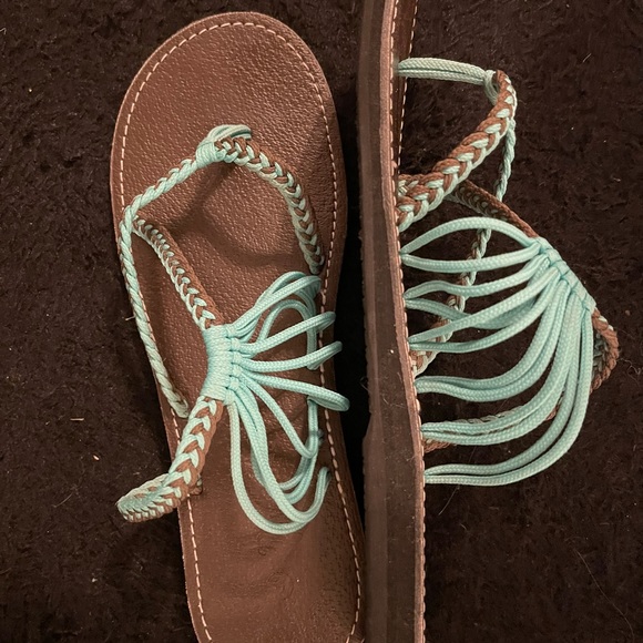 Sandals - Picture 2 of 4